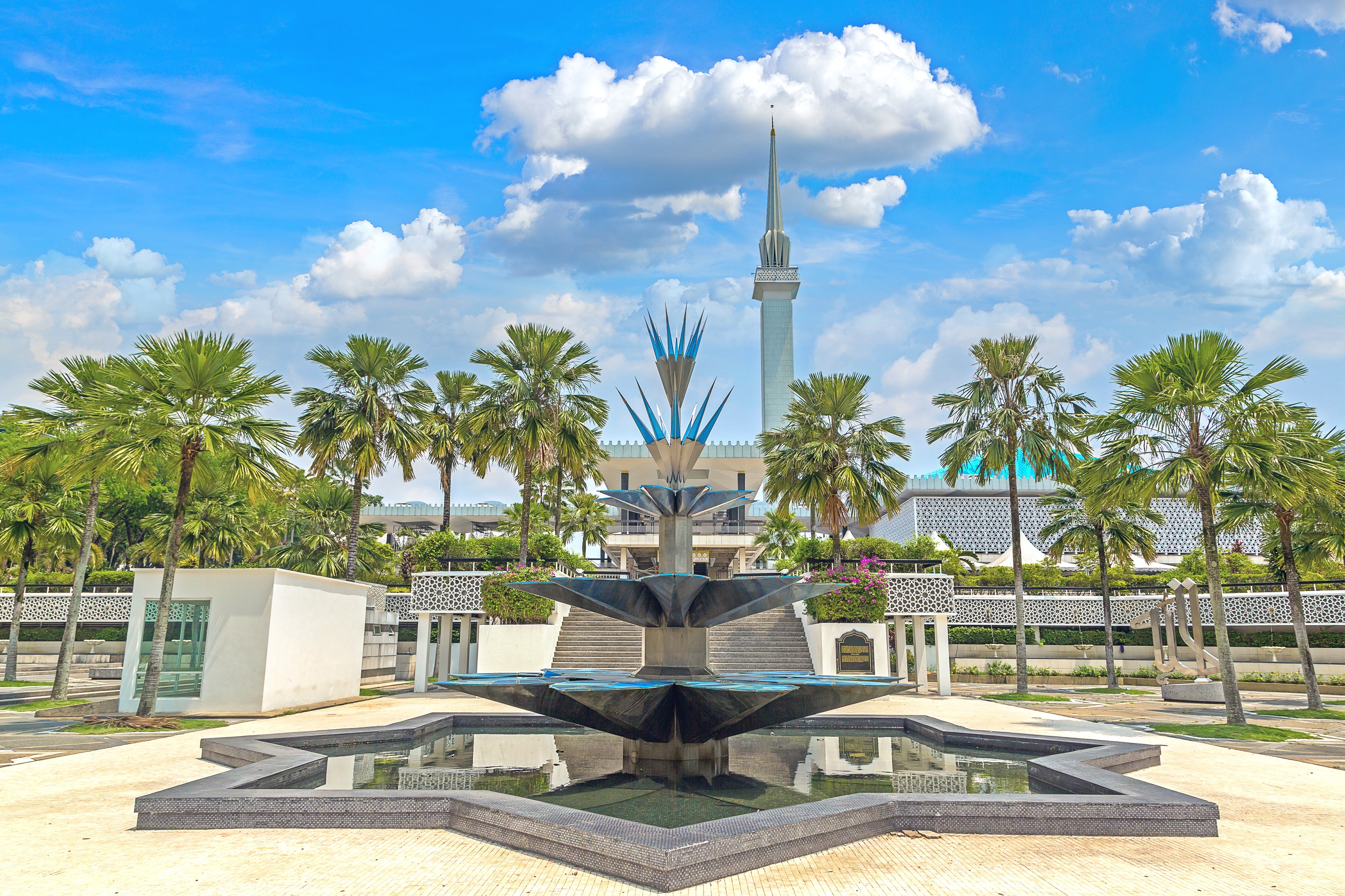 national-mosque-of-malaysia-kuala-lumpur
