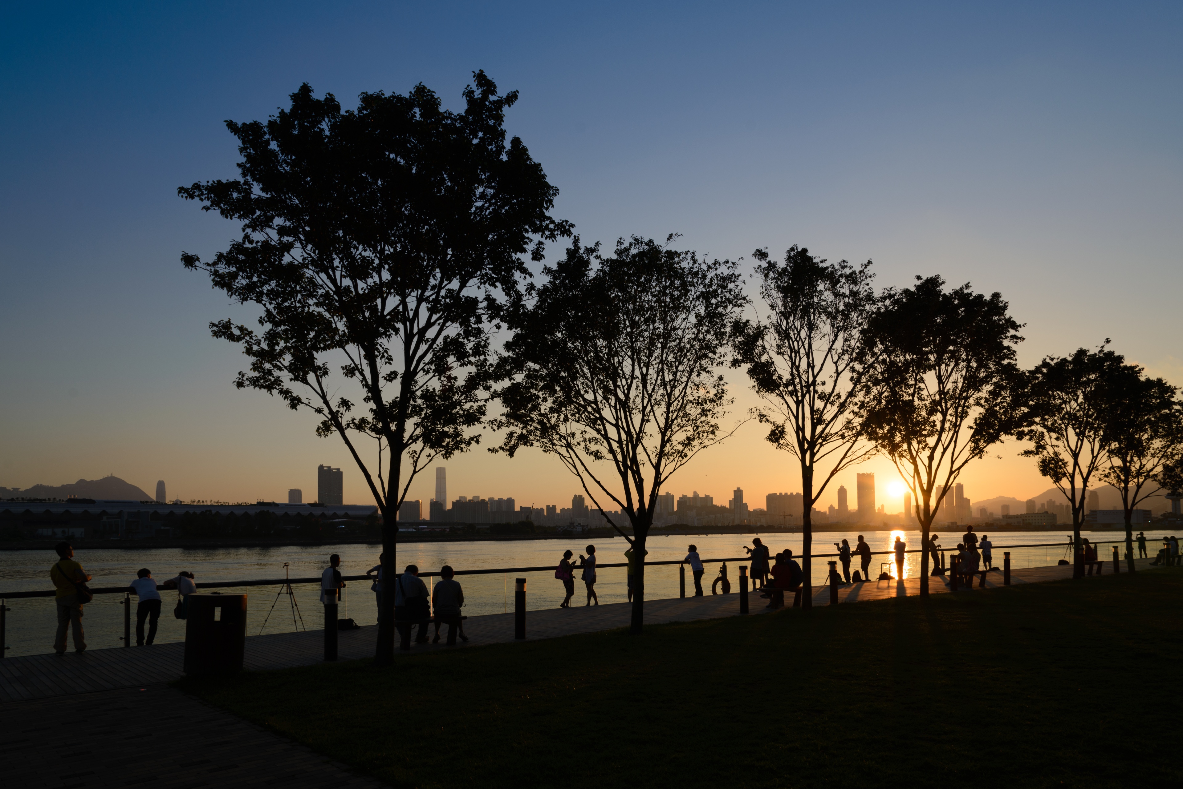 tsim-sha-tsui-promenade-hong-kong