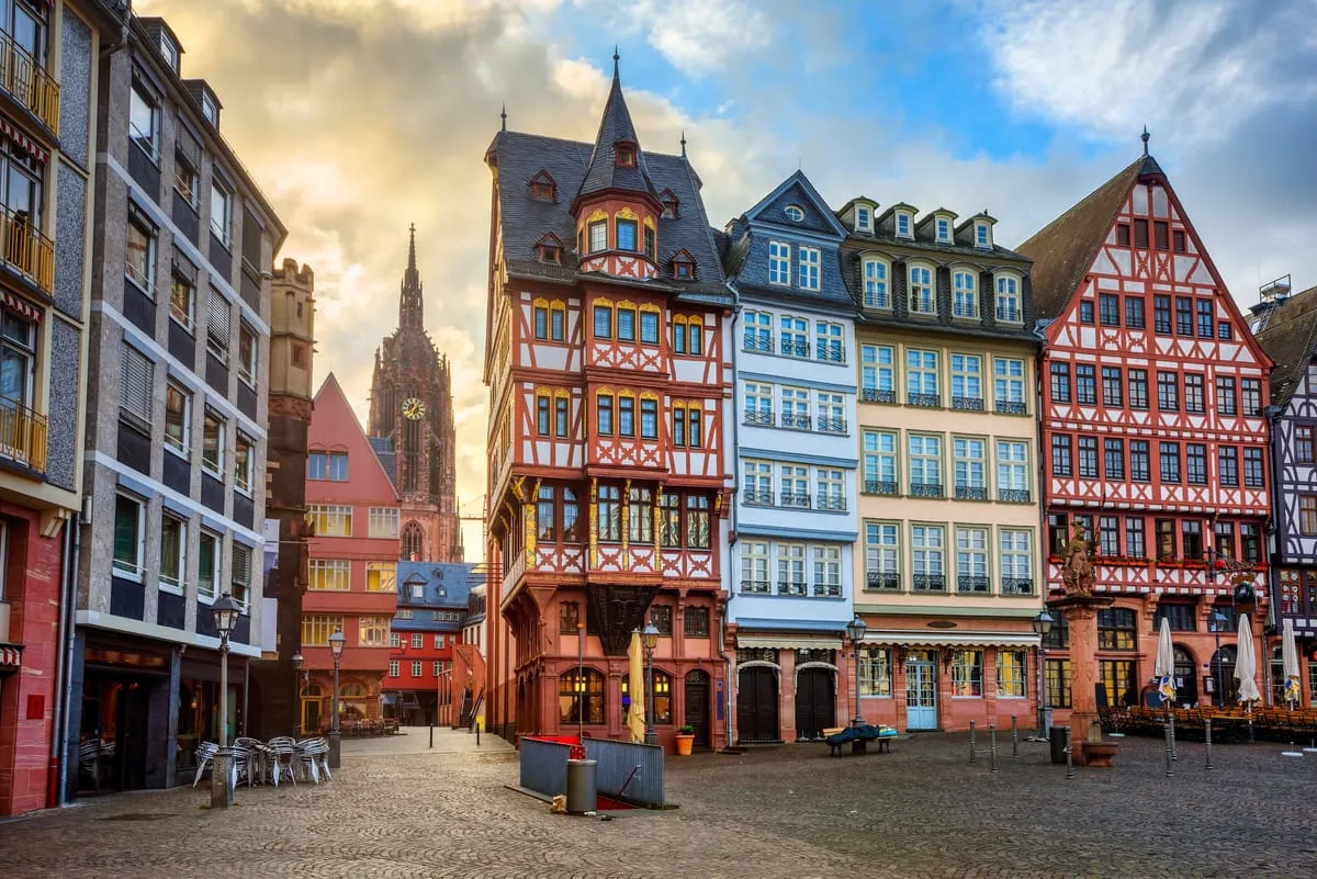 0329-0840_frankfurt-large.webp
