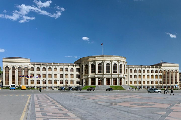 Private tour to Aruch, Talin, Gyumri - Photo 1 of 10