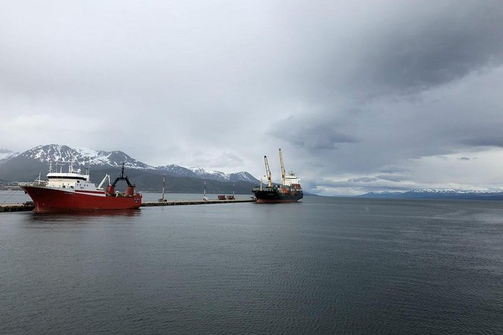 2-day tour:Tierra del Fuego NP + Beagle Channel Navigation + Fagnano & Escondido - Photo 1 of 3