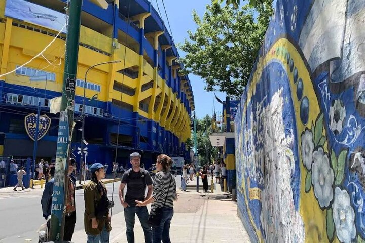 3 Hours Private Street Art Tour in La Boca and Barracas - Photo 1 of 8
