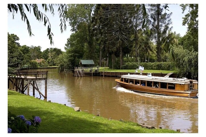 Day-out in Delta Tigre and guided Boat trip