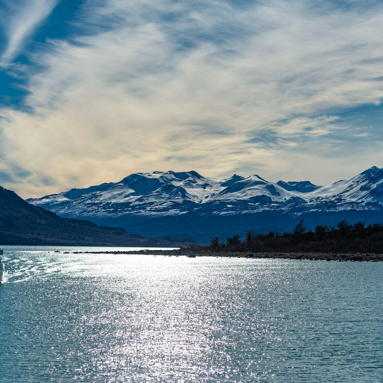 Los Glaciares National Park: Cruise + Roundtrip Transfer from El Calafate + Food - Photo 1 of 4