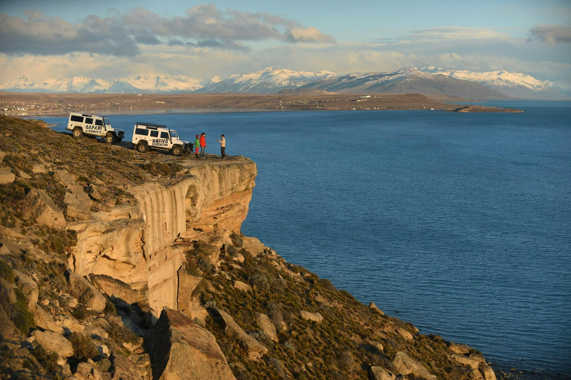 El Calafate: 4x4 Half-Day Guided Tour + Roundtrip Transfer - Photo 1 of 3
