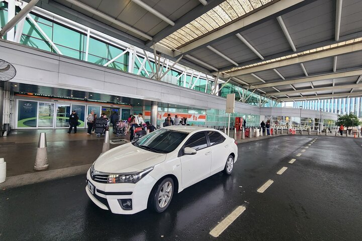 Private Airport Transfer In or Out : Ezeiza (EZE) – Buenos Aires - Photo 1 of 14