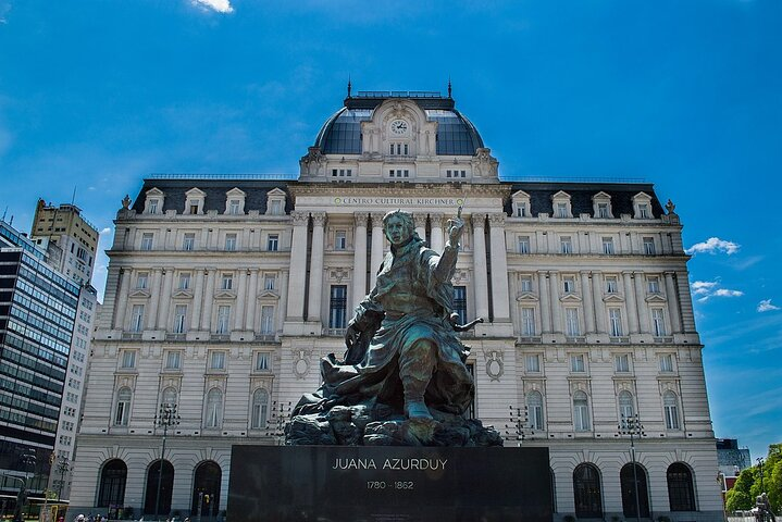 Private WALKING The OLDEST AND NEWEST BUENOS AIRES - Photo 1 of 13
