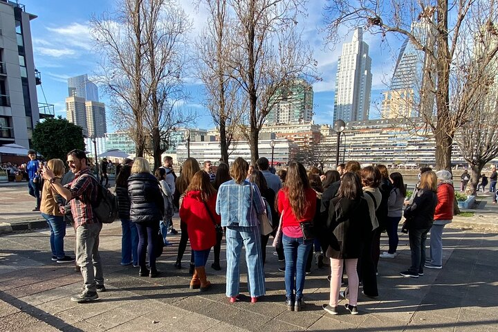 Counting the port projects until it became the most luxurious neighborhood in the city.