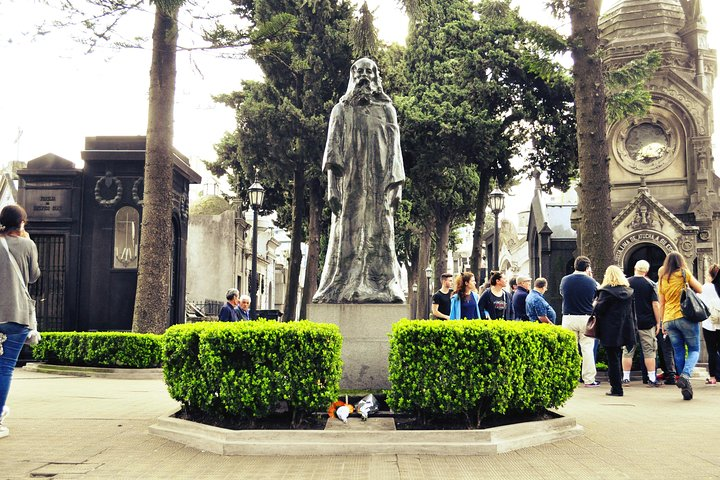 Recoleta Cemetery Tour in English - Photo 1 of 8
