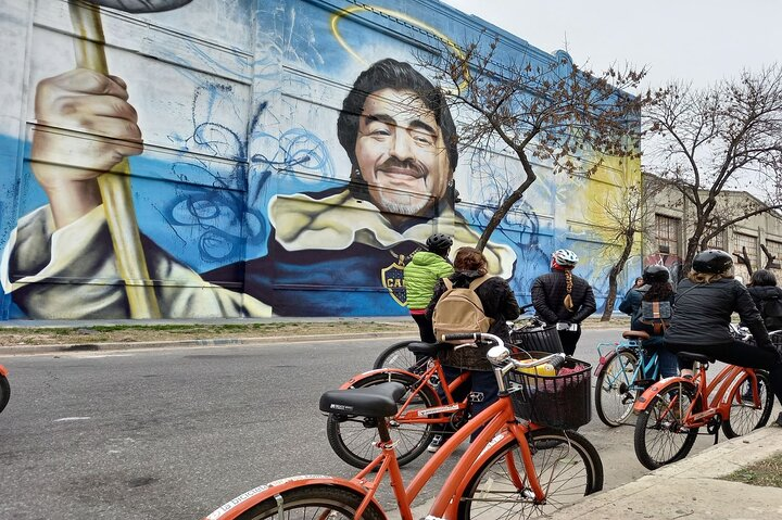 Street Art Bike Tour in La Boca & Barracas