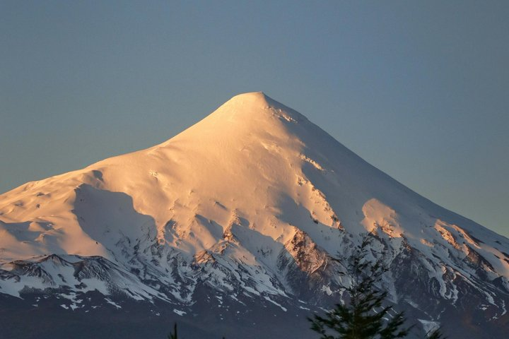 Tour of the Lanin Volcano and Huechulafquen Lake - Photo 1 of 9