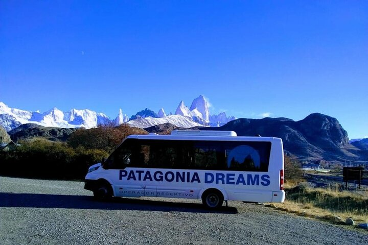 Transfer from the airport to your hotel in El Calafate - Photo 1 of 4