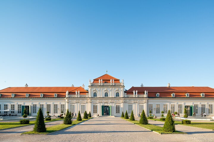 Experience the grandeur of the Belvedere where Baroque elegance meets stunning gardens. Explore the Lower Belvedere and discover world-class art in a historic setting. An unmatched visit awaits!