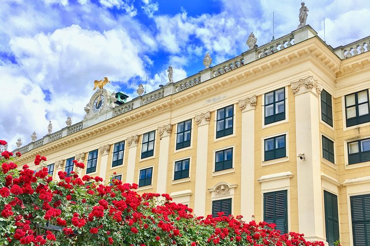 Schoenbrunn - Imperial Sommer Palace in Vienna