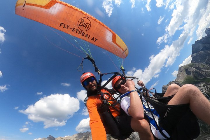 Tandem paragliding in Neustift Stubai Valley near Innsbruck - Photo 1 of 13