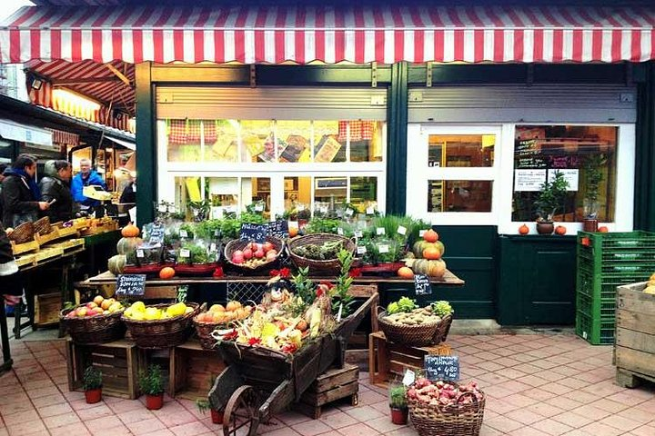 Booth at the Viennese Naschmarkt