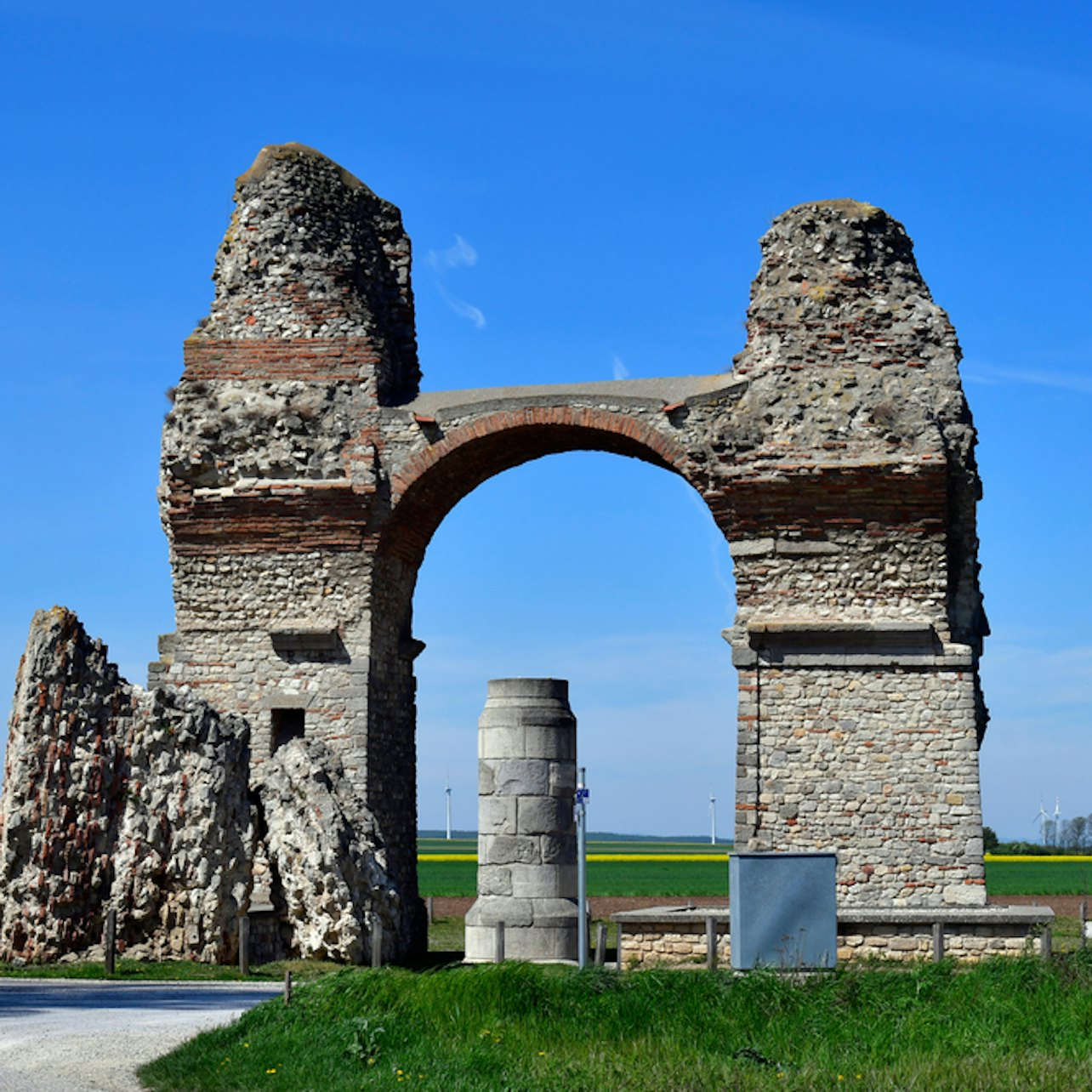 Vienna Sightseeing: 24 to 72-Hour Hop-on Hop-off Bus Tour - Photo 1 of 2