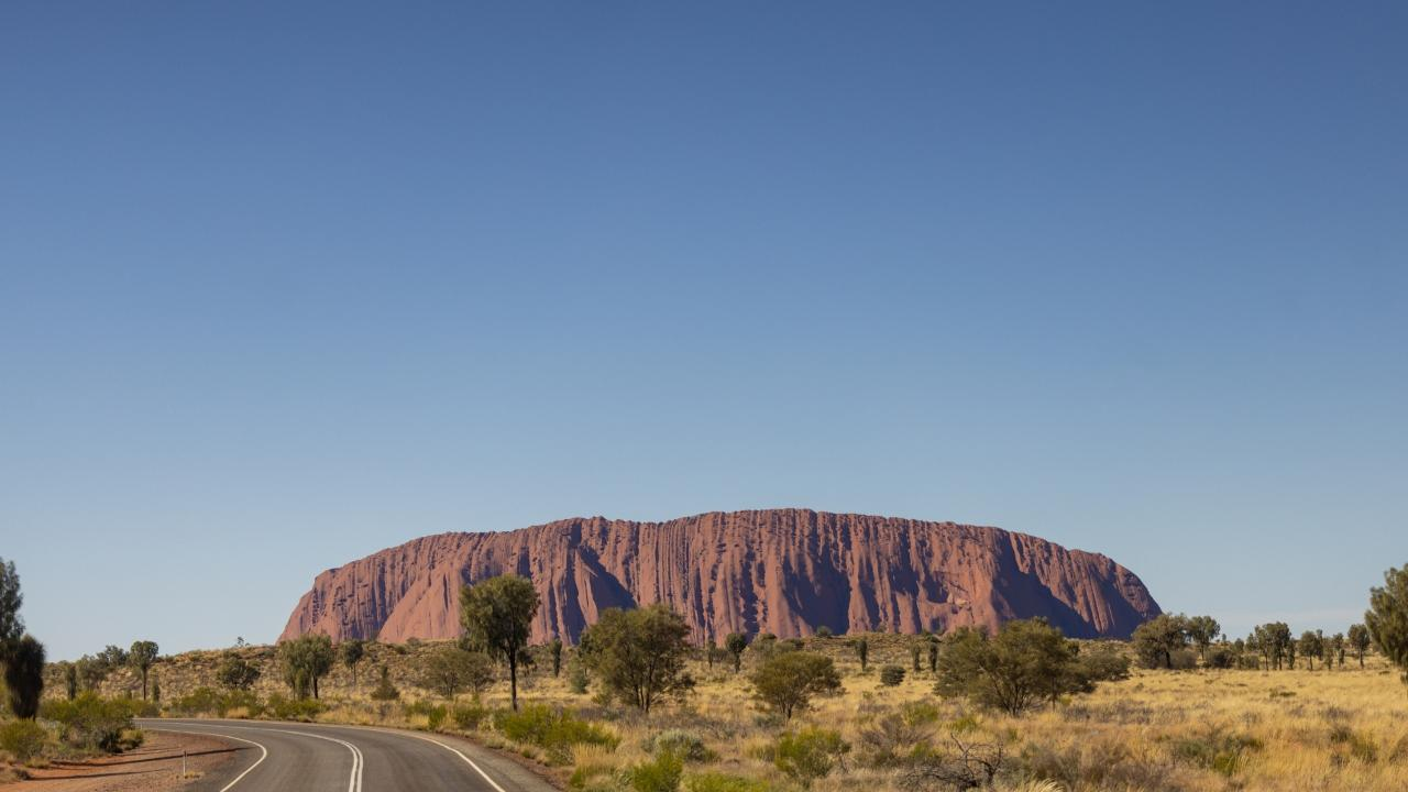Alice Springs to Ayers Rock Transfer (A6) - Photo 1 of 2