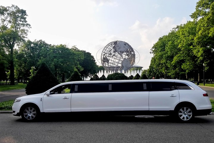 Airport Limousine Transfer one-way - Newark Liberty International Airport - MKT - Photo 1 of 2