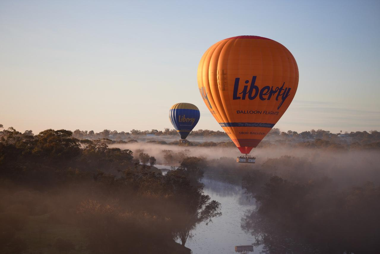 Hot Air Balloon in Yarra Valley With Breakfast - Photo 1 of 10