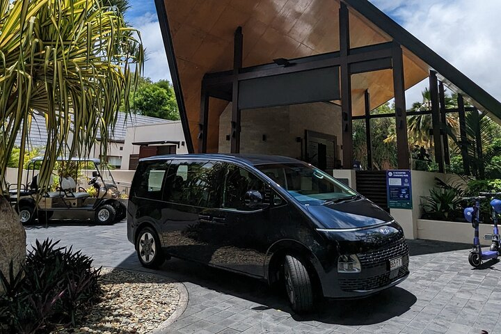 Cairns airport to port Douglas private Transfers one way - Photo 1 of 6