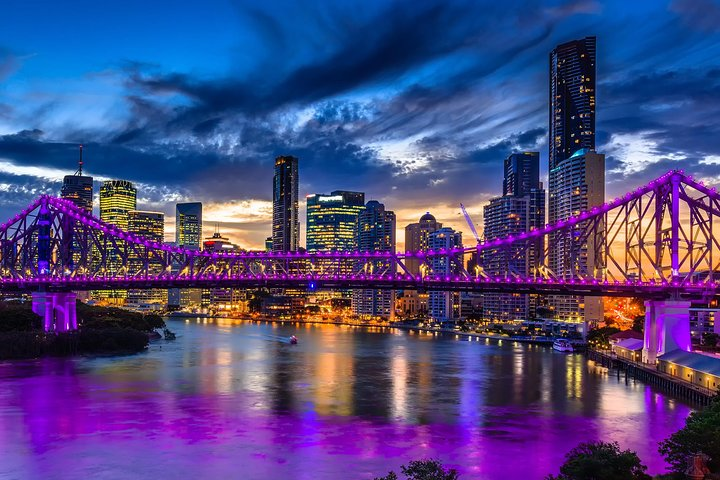 Explore Brisbane's stunning skyline and iconic bridge while unraveling clues and enjoying a fun adventure. Perfect for a unique city discovery that’s both interactive and engaging.