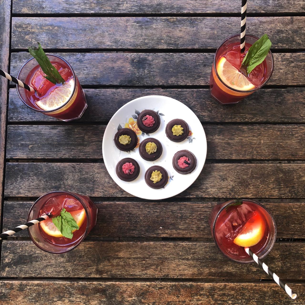 Delight in the flavors of Fremantle with gourmet drinks and delicious bites perfect for an afternoon of exploration among unique eateries and charming local venues.