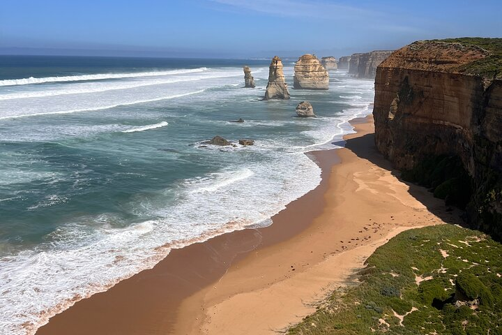 Experience breathtaking coastal vistas along the Great Ocean Road where towering cliffs and crashing waves create an unforgettable journey past iconic landmarks and serene beaches. Rediscover nature's beauty.