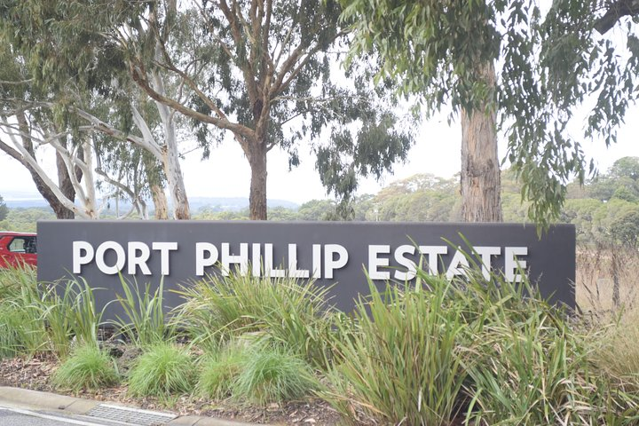 Explore the stunning landscapes of the Mornington Peninsula where personalized winery tours invite you to savor exquisite wines and relax in the serenity of beautiful surroundings.