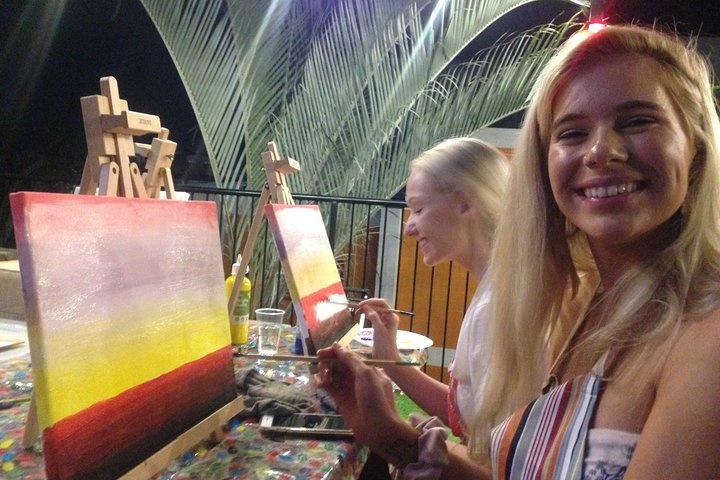 Unleash creativity under the stars in Brisbane’s bayside. Enjoy painting with friends while sipping your favorite drink all while crafting a masterpiece to take home.