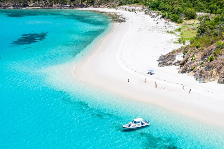 Rayglass Protector - Standard Private Charter - Whitsundays - Photo 1 of 10