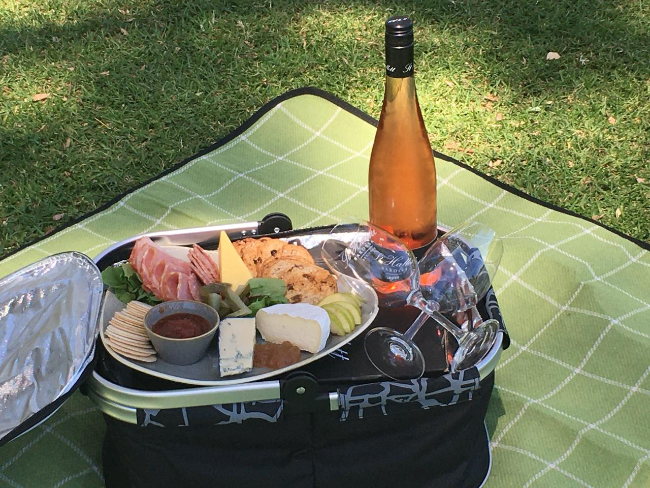 St Hallett Premium Picnic Packs - inc Rug to Keep (TC) - Photo 1 of 3