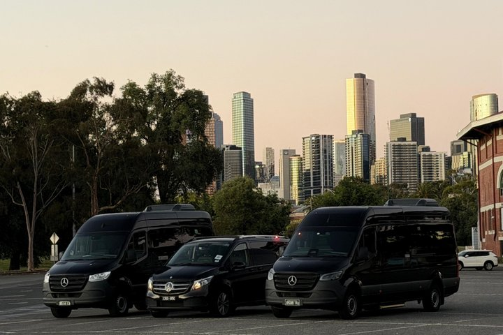 Premium airport & cruise transfer service in Melbourne - Photo 1 of 10