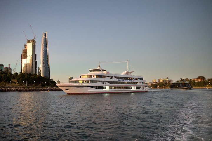 Sydney Harbour Starlight Dinner Cruise from Circular Quay - Photo 1 of 8
