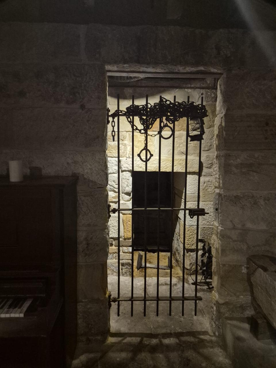 SYDNEY : Ghosts, Grog & The Rocks: Haunted Pubs & Cellar Tour - Photo 1 of 8