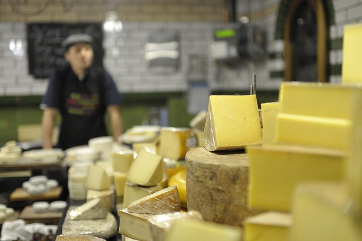Discover the heart of Melbourne's culinary scene with artisan cheeses where local flavors and expert knowledge come together to create an unforgettable tasting experience for food lovers.