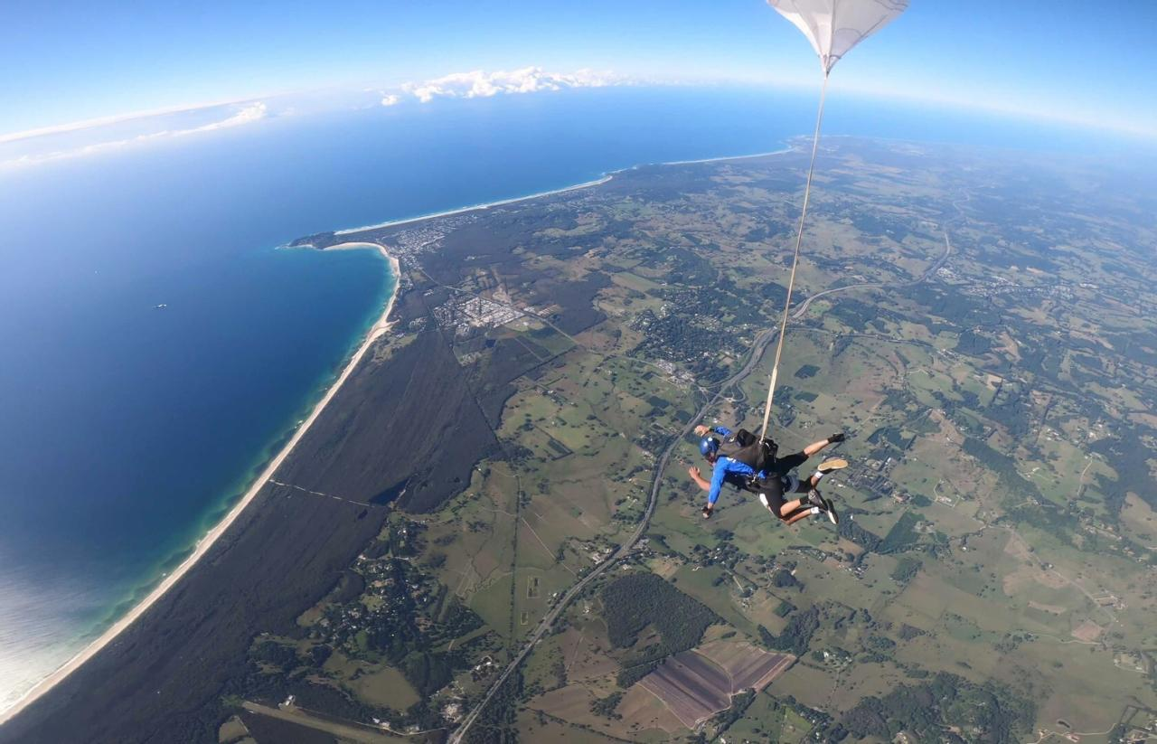 Weekend Byron Bay up to 15,000ft tandem skydive with Brisbane return transfer - Photo 1 of 4