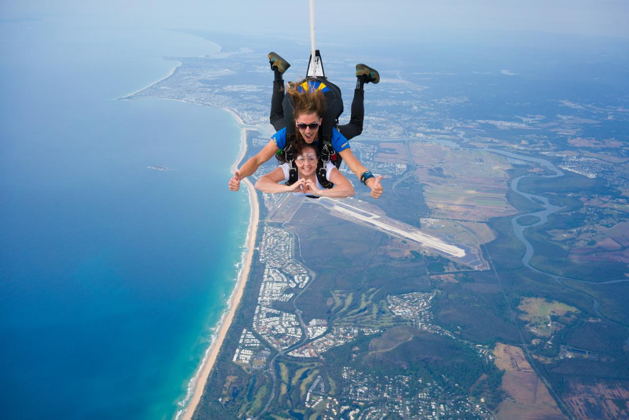 Weekend Noosa up to 10,000ft tandem skydive - Photo 1 of 1