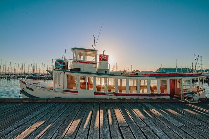 Embark on an unforgettable journey as you explore Melbourne's hidden gems from charming boat harbors to historic suburbs all while soaking in the beauty of unique landscapes.