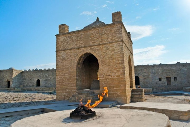 Ateshgah Fire Temple and Fire Mountain Tour, stable price for 3 person - Photo 1 of 2