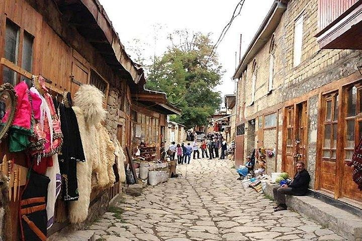 Lahij Tour with Tickets and Food Included - Photo 1 of 3