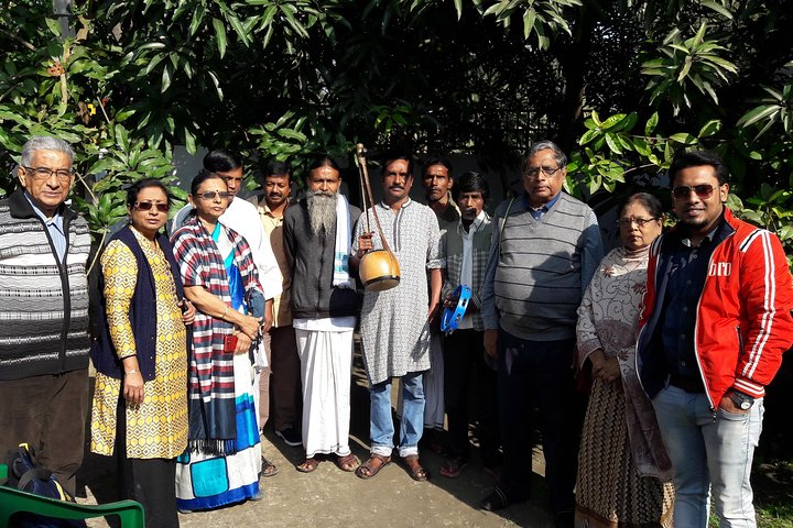 Group Photo At Shrine Of Lalon