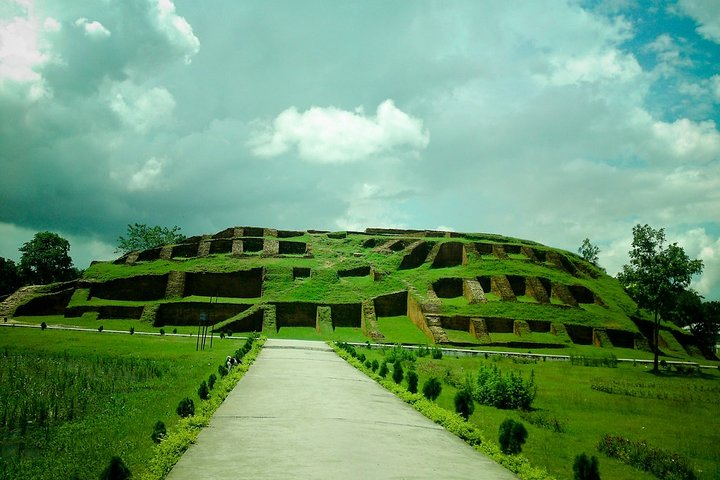 Climbing on the Hill Tracks  - Photo 1 of 17