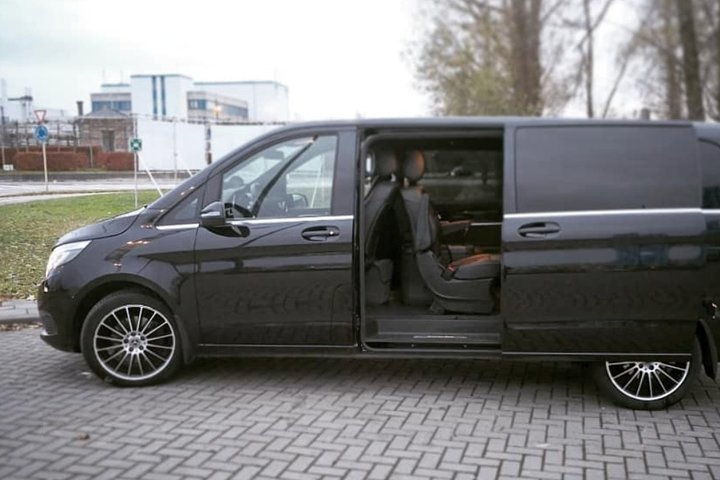 Antwerp Shuttle Transfer <-> Schipol Airport Amsterdam (1 to 8 Places) - Photo 1 of 2