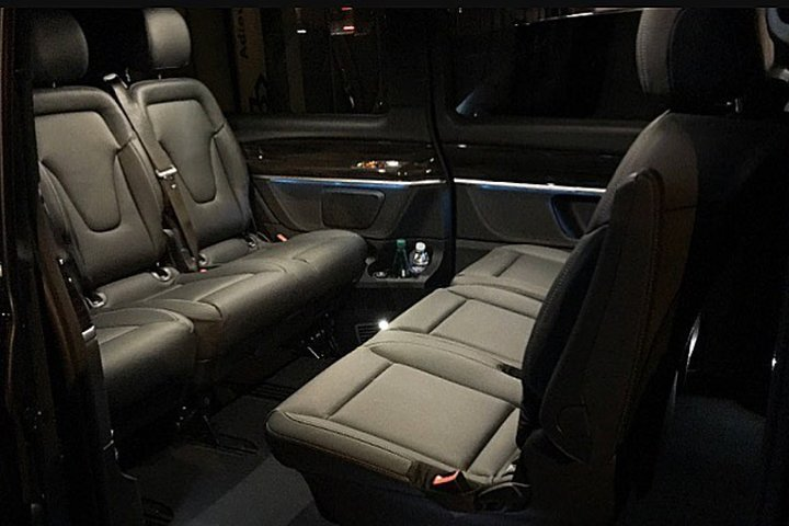 Brussels Shuttle Transfer <-> Mons (1 to 8 PLACES) - Photo 1 of 6