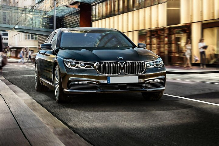 Departure by Luxury Car or Van Brussels to Brussels Train Station - Photo 1 of 6