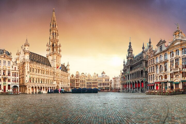 Discover Brussels from a different perspective as the sun sets revealing hidden stories of its past. Wander through historic streets and uncover the secrets that shaped the city.