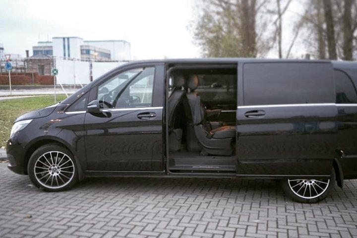 Taxi Brussels Gare Du Midi < - > London (1 to 8 places) - Photo 1 of 4