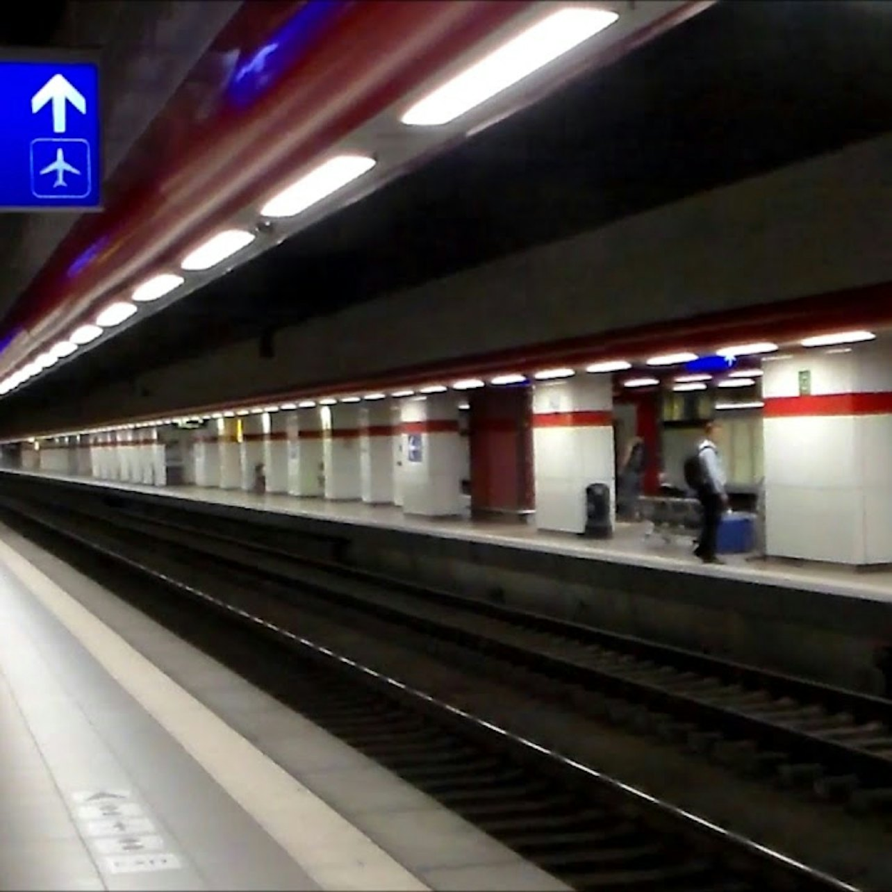 Train from Brussels to Zaventem Airport - Photo 1 of 3