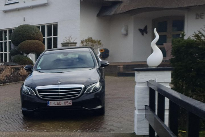 Transfer From Brussels Airport to Charleroi Airport - Photo 1 of 3